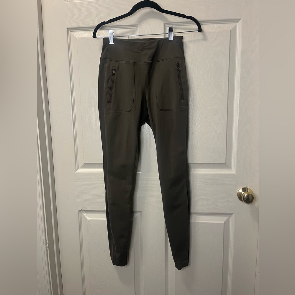 The North Face Women's Nylon straight leg pants women’s‎ size small 28in inseam